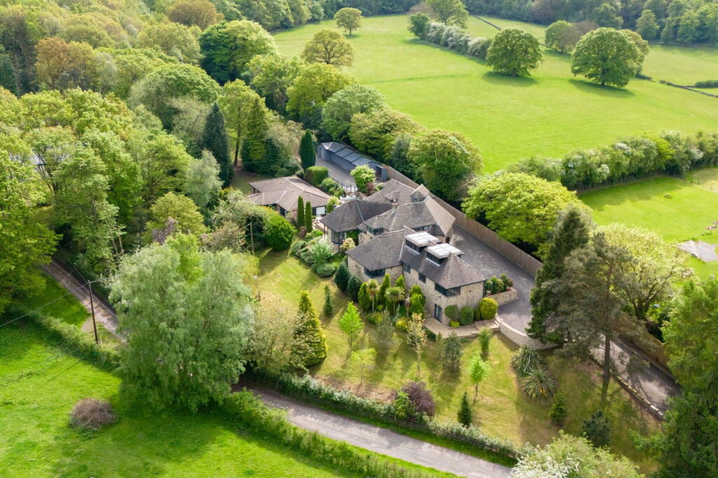 Main image of property: Wood Leigh, Kirkburton, HD8