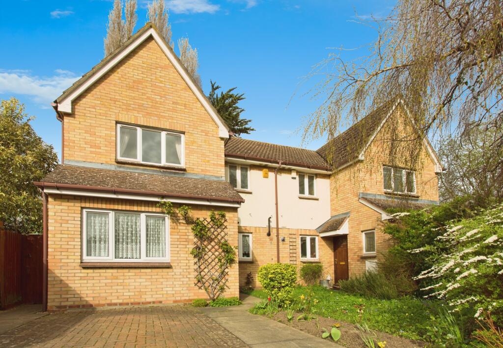 3 bedroom semi-detached house for sale in Bullen Close, Cambridge, Cambridgeshire, CB1