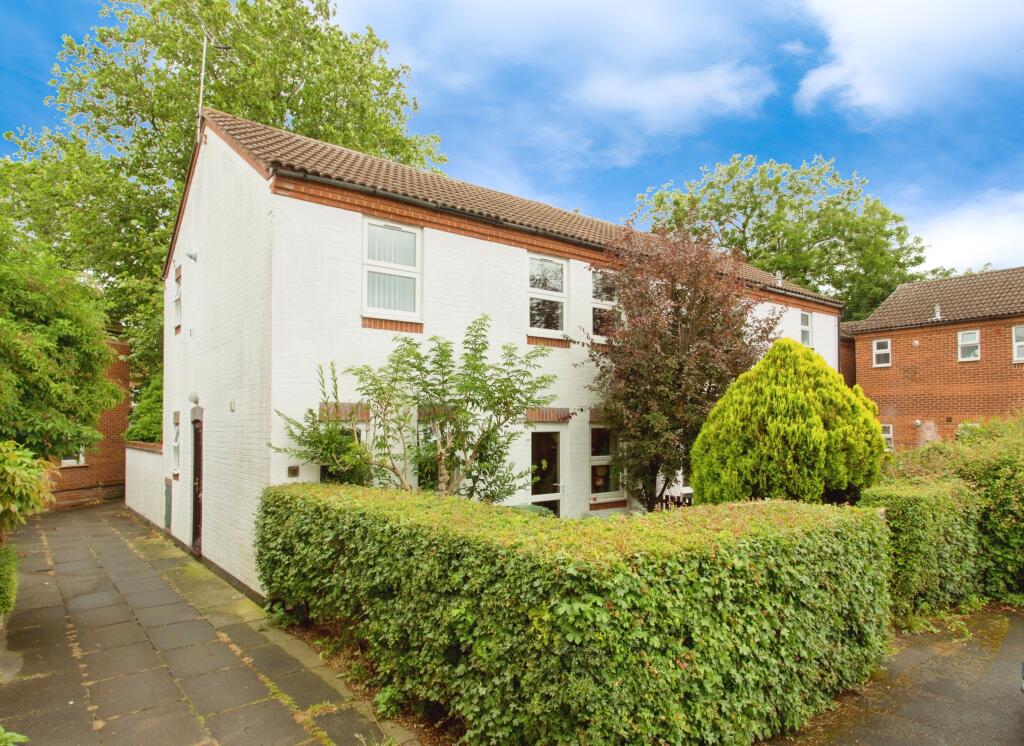 Main image of property: Temple Court, Cambridge, Cambridgeshire, CB4