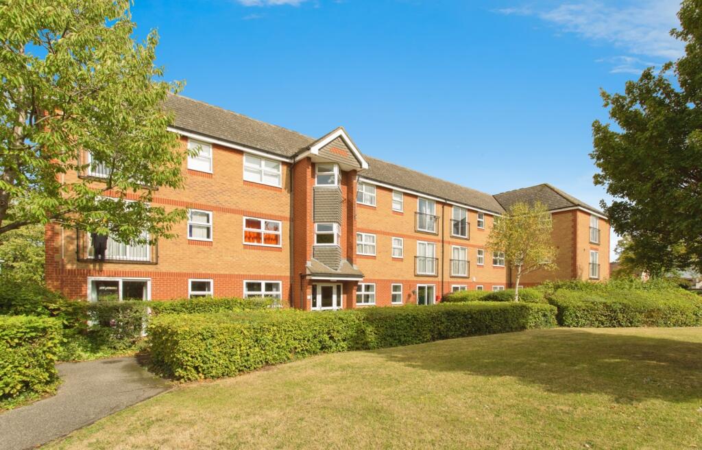 Main image of property: Blackthorn Close, Cambridge, Cambridgeshire, CB4