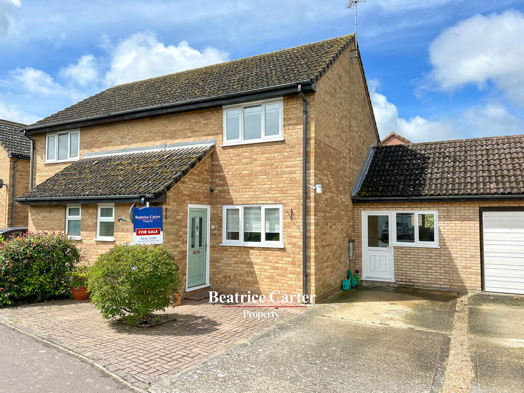 3 bedroom semidetached house for sale in Lark Road, Mildenhall, IP28
