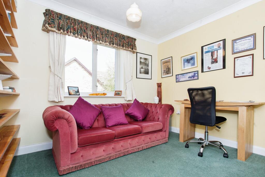 4 bedroom detached house for sale in Parsonage Way, Linton, Cambridge, CB21