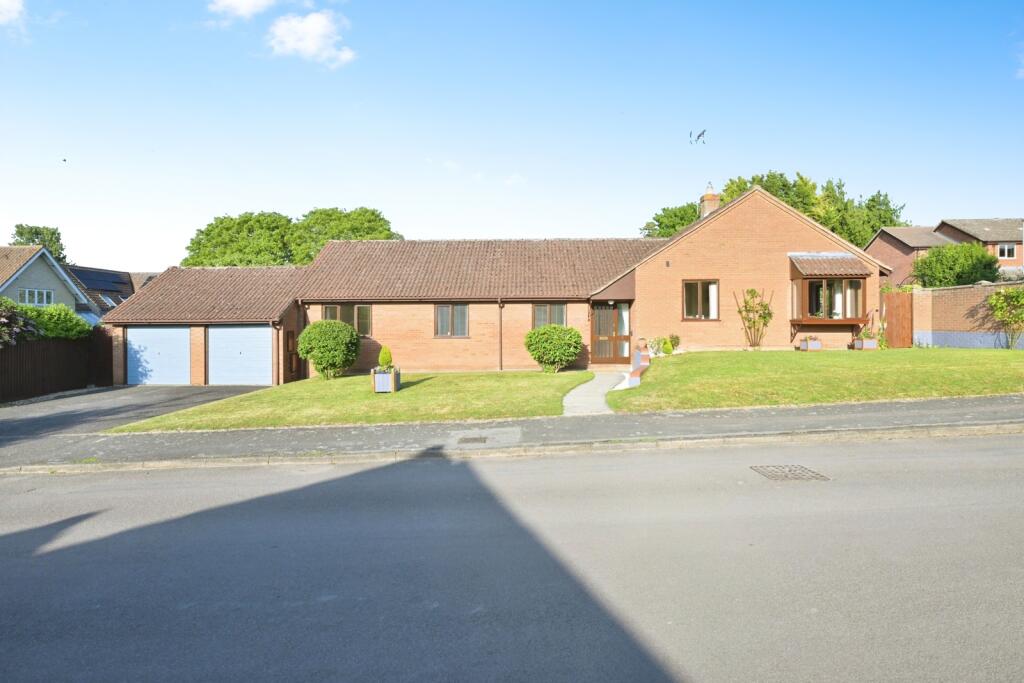 Main image of property: Cherry Orchard, Fulbourn, Cambridge, Cambridgeshire, CB21