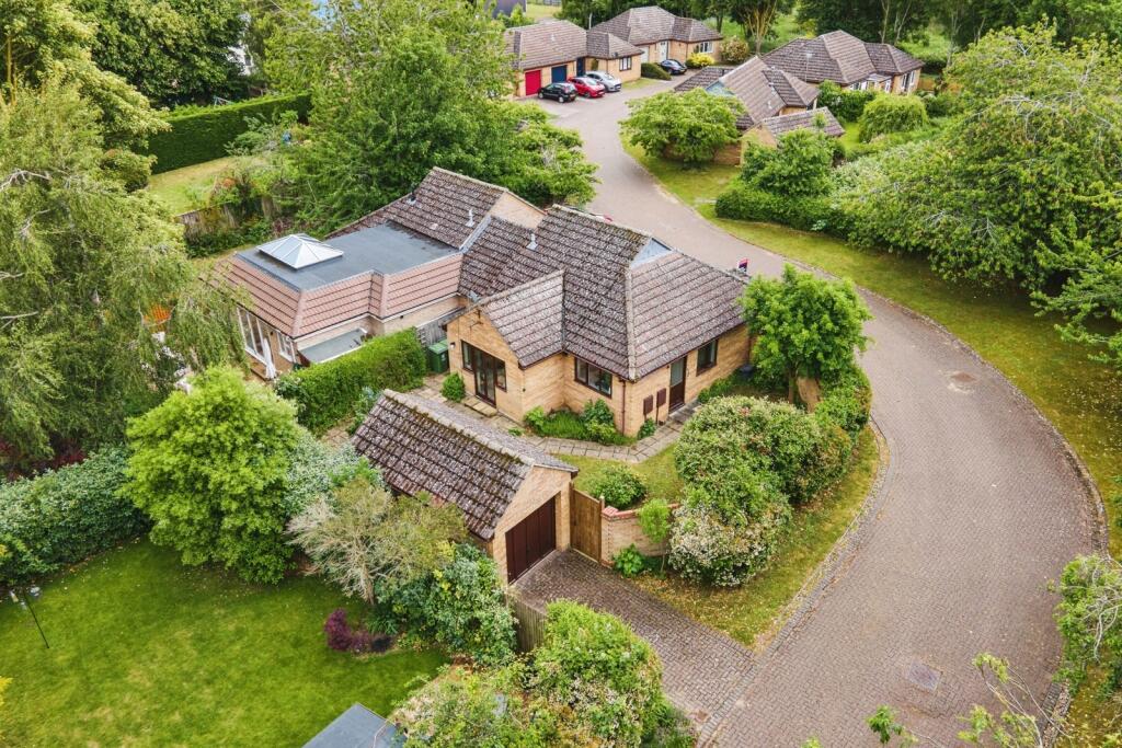 Main image of property: Whiskins, Whittlesford, Cambridge, Cambridgeshire, CB22