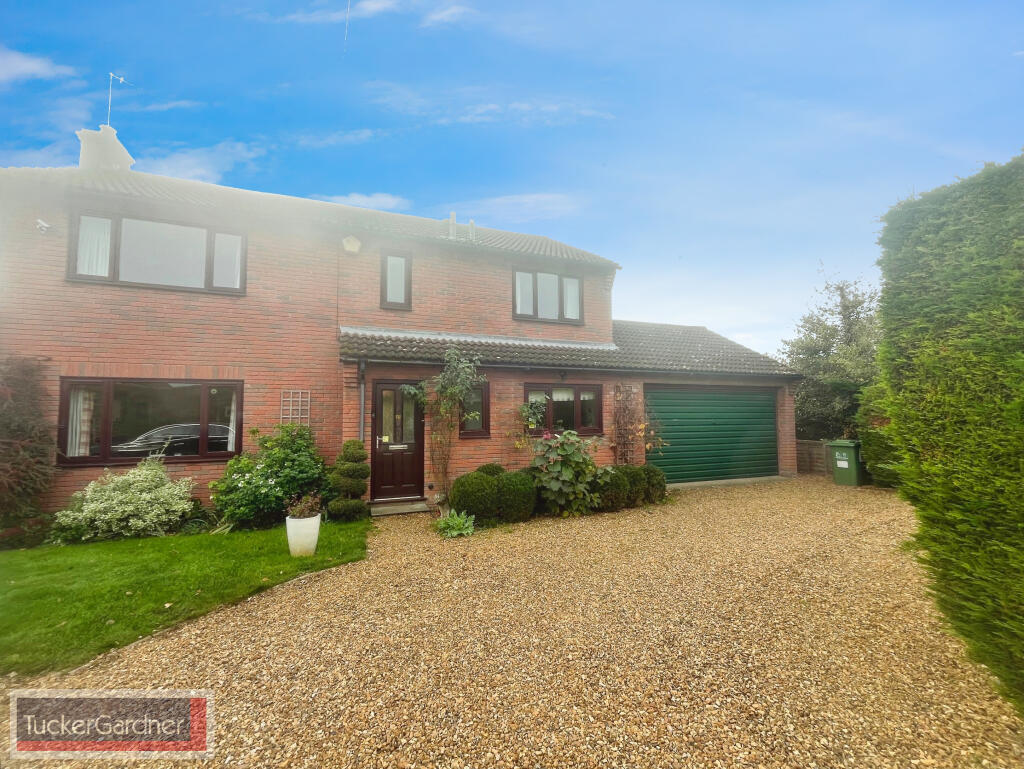 Main image of property: High Street, Hauxton, Cambridge, CB22 5HW