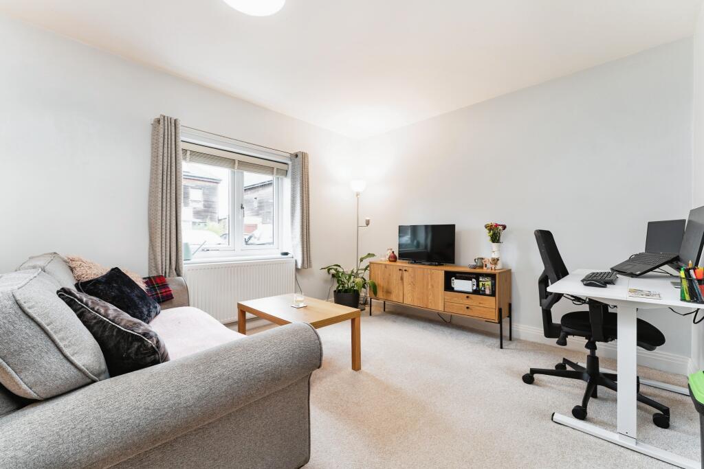 Additional property image - Merrington Place, Impington, Cambridge, Cambridgeshire, CB24