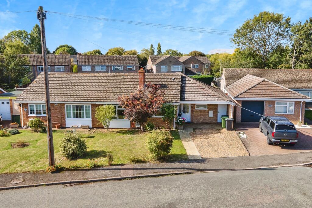 Main image of property: Matthew Parker Close, Landbeach, Cambridge, Cambridgeshire, CB25
