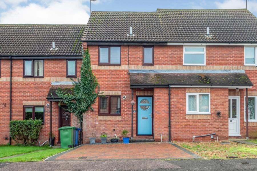 2 bedroom terraced house for sale in The Spinney, Bar Hill, Cambridge