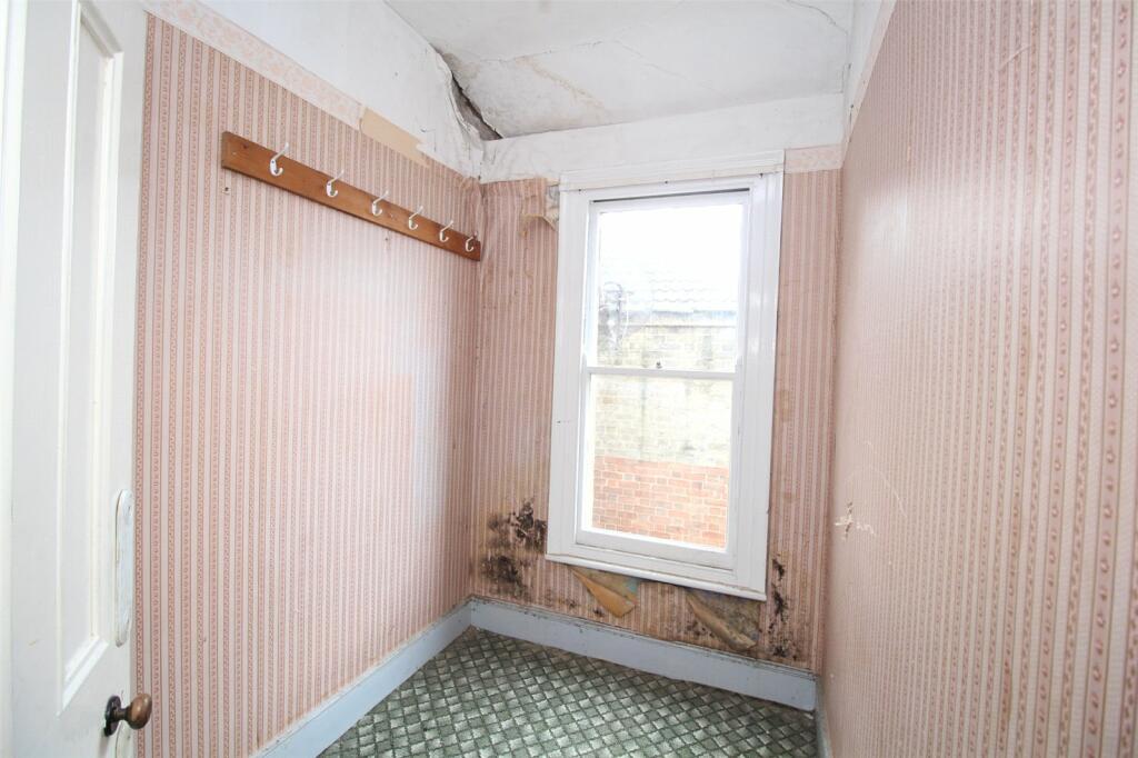 4 bedroom house for sale in Woodville Road, New EN5