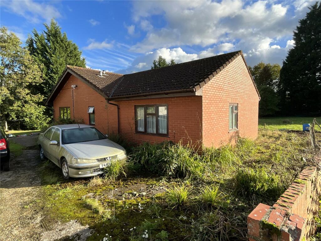 Additional property image - Woodfield Lane, Hatfield, AL9