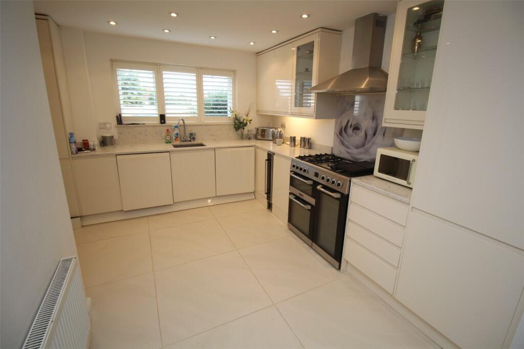 Additional property image - Glebe Close, Essendon, AL9