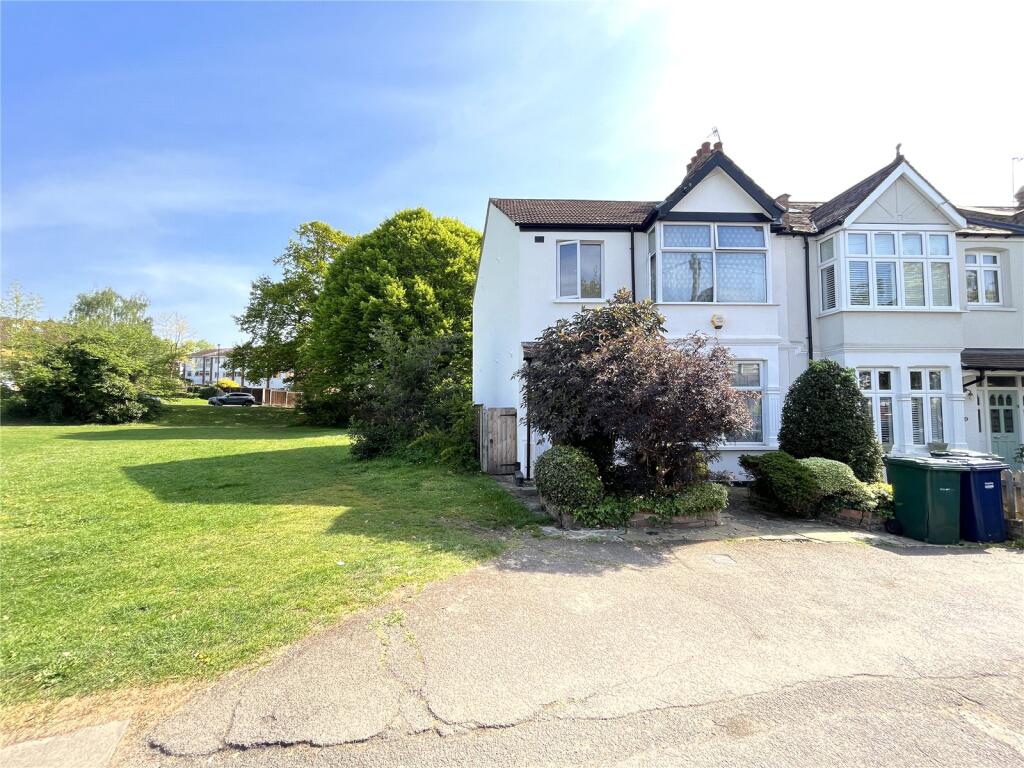Main image of property: Shaftesbury Avenue, New Barnet, Barnet, Hertfordshire, EN5
