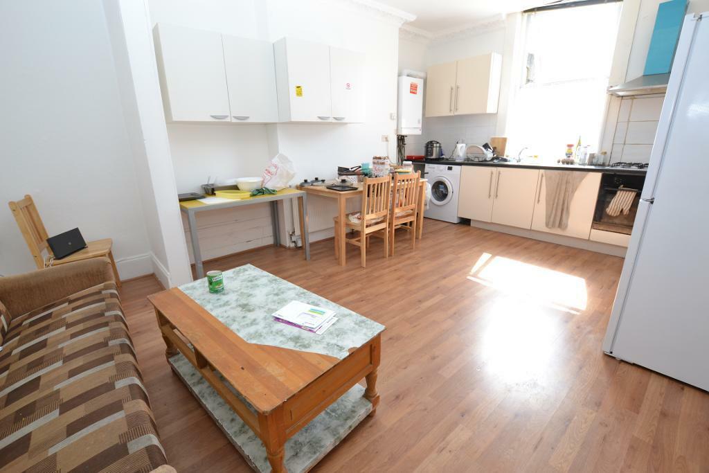 Main image of property: Burdett Road, Mile End, London, E14 7DQ