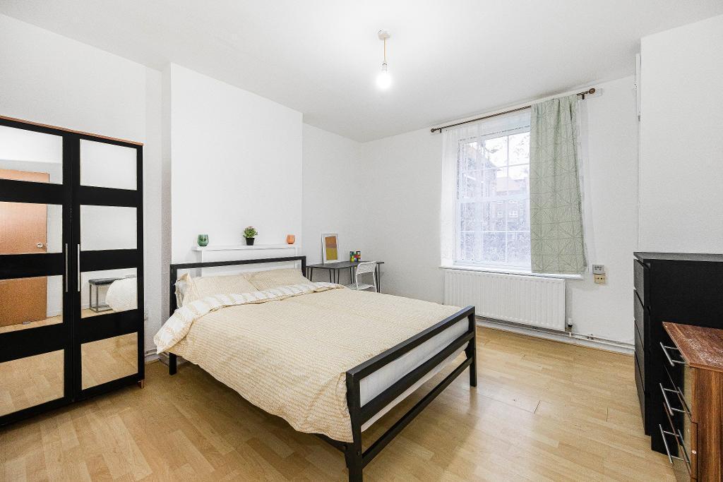 Main image of property: Shadwell Gardens, London, E1 2QQ