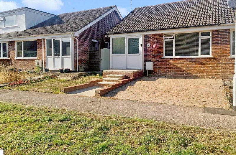 2 bedroom bungalow for sale in Ethelburga Drive, Lyminge, Folkestone, CT18