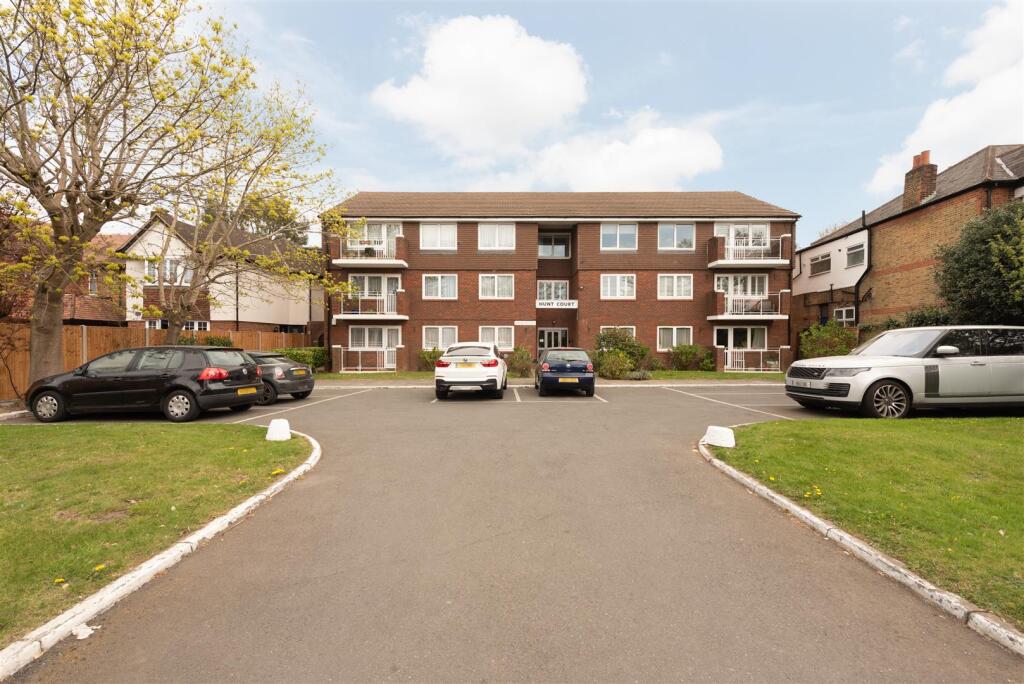 Main image of property: Chase Side, London, N14