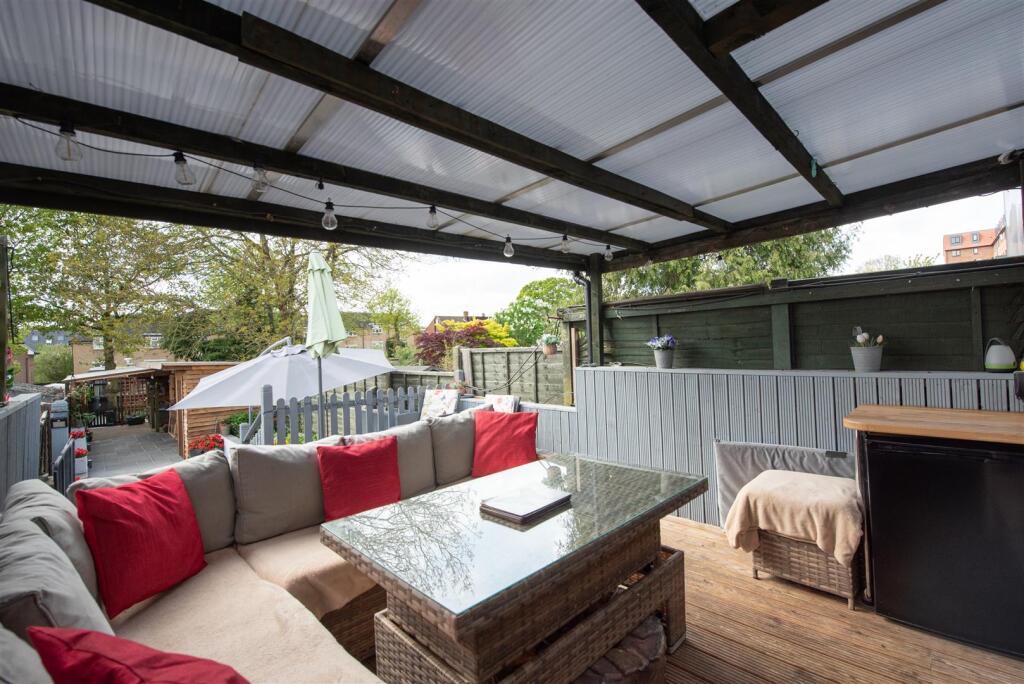 Main image of property: Chase Road, London, N14