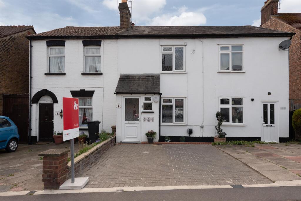 Main image of property: Chase Road, London, N14