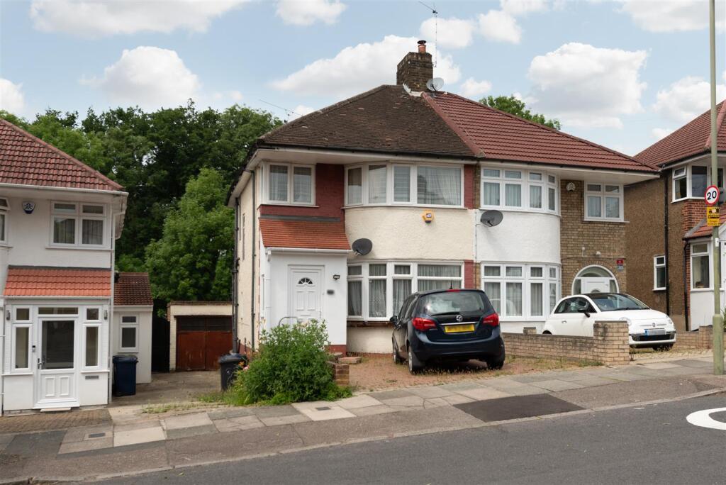 Main image of property: Whitehouse Way, London, N14