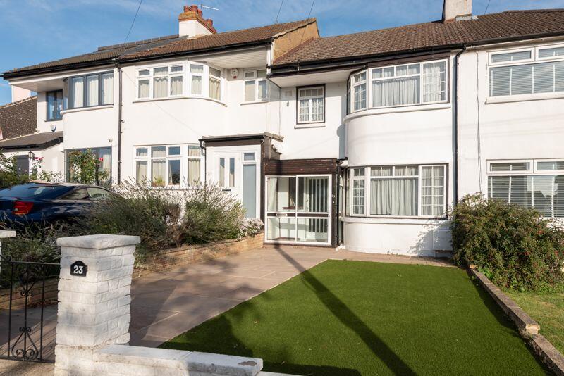 3 bedroom terraced house for sale in Mansfield Avenue, EN4