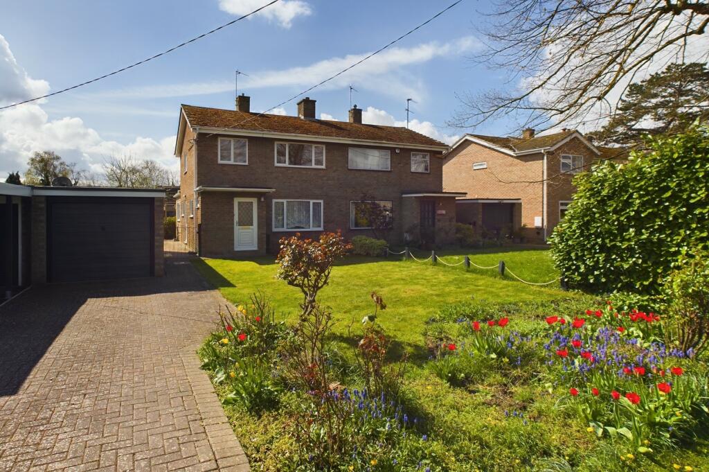 3 bedroom semidetached house for sale in Bannold Road, Waterbeach, CB25