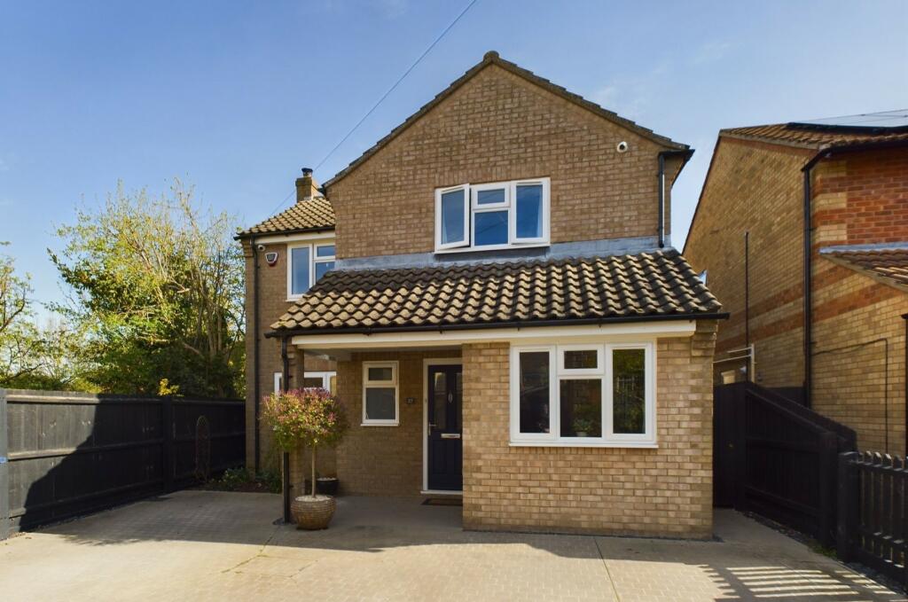 4 bedroom detached house for sale in Rooks Street, Cottenham, CB24