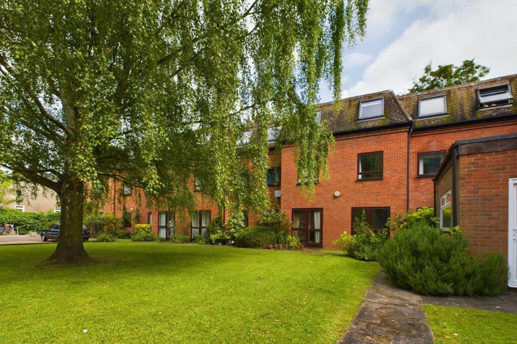 1 bedroom flat for sale in Harvey Goodwin Gardens, Cambridge, CB4