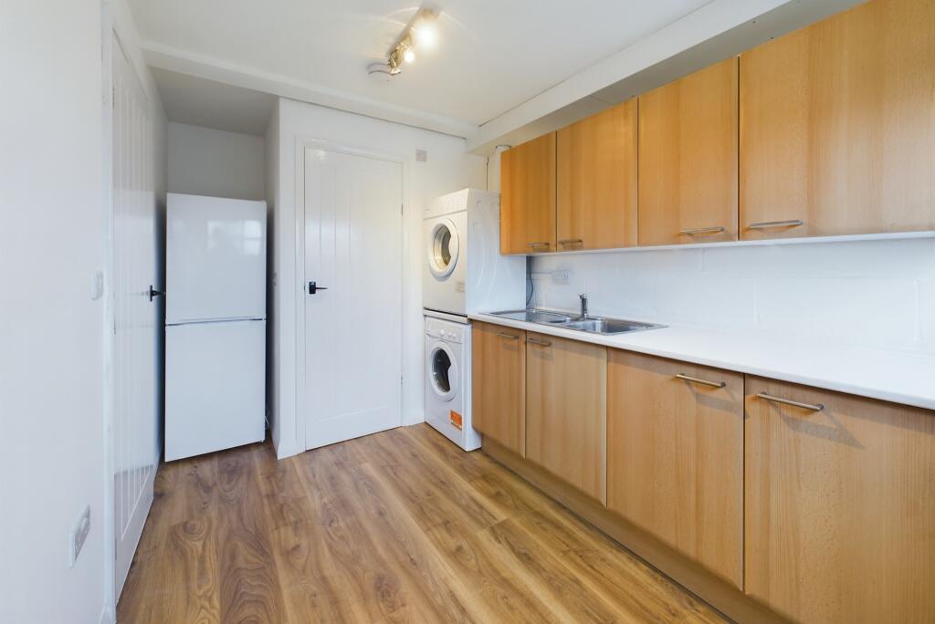 Additional property image - Cliveden Close, Cambridge