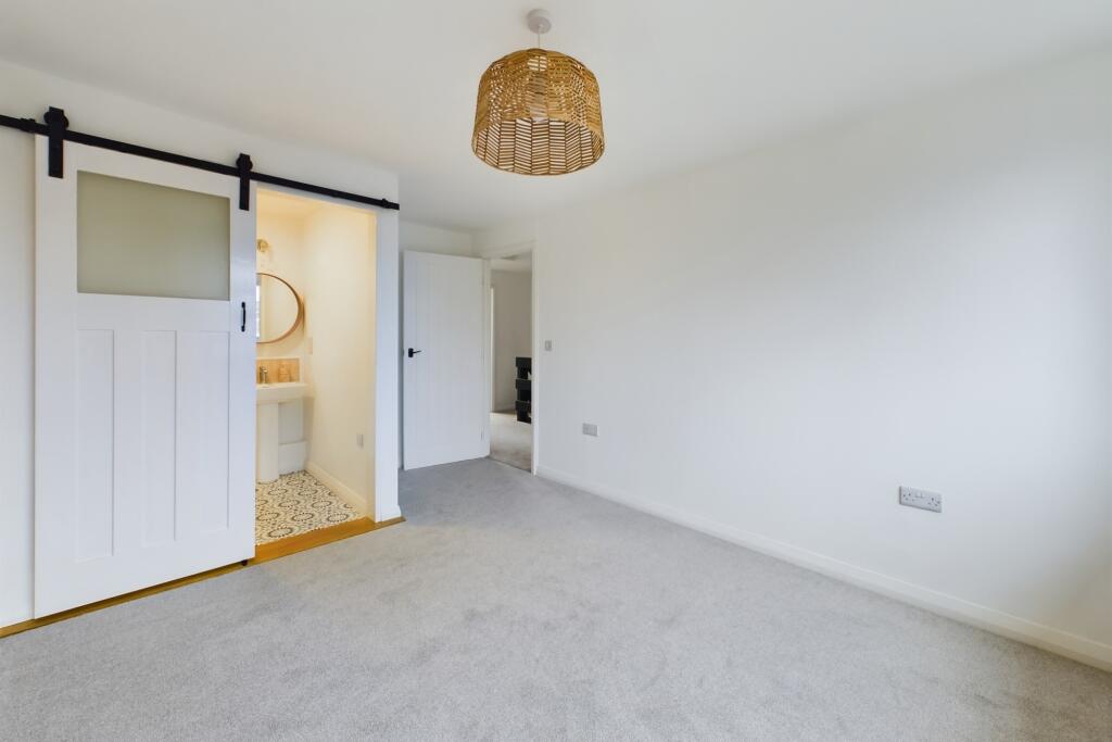 Additional property image - Cliveden Close, Cambridge