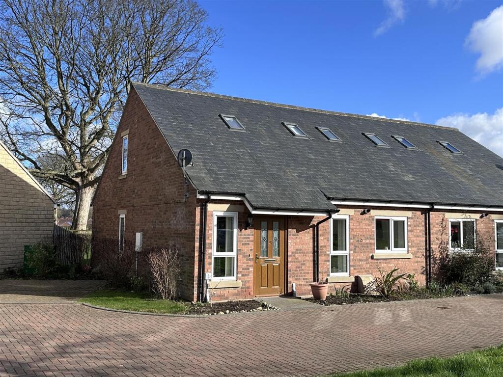 Main image of property: 39 Mickle Hill, Pickering