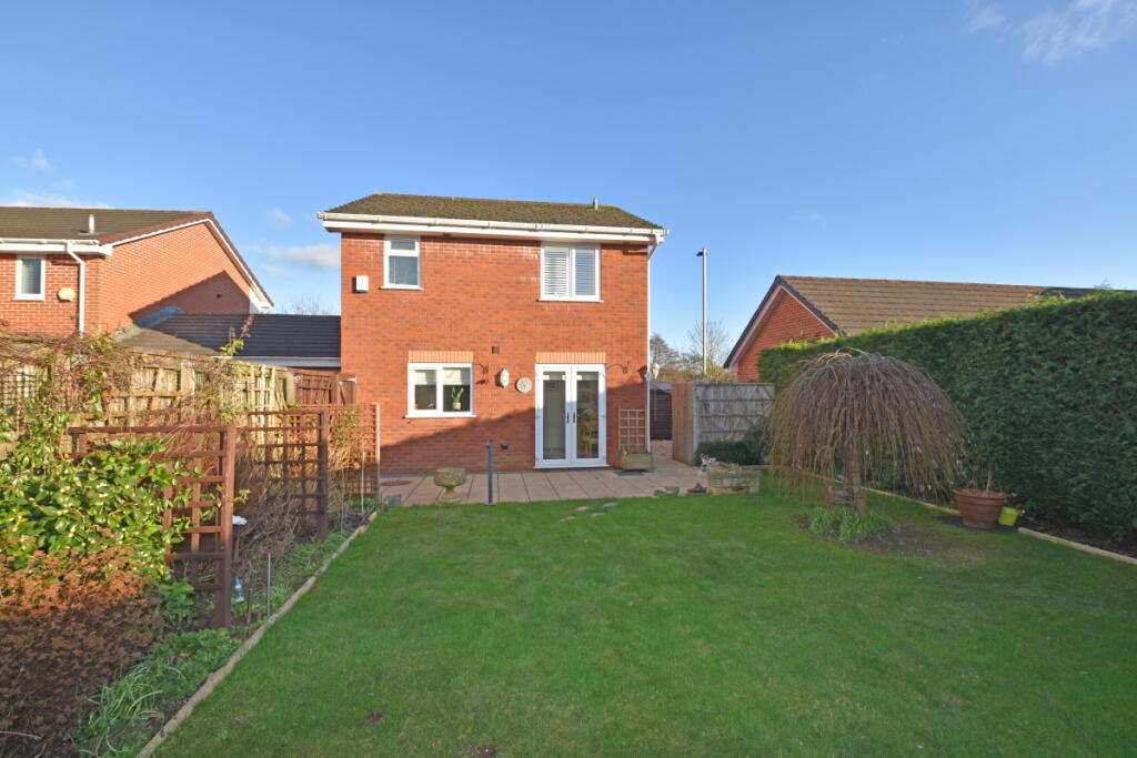 3 bedroom detached house for sale in York Place, Cullompton, EX15