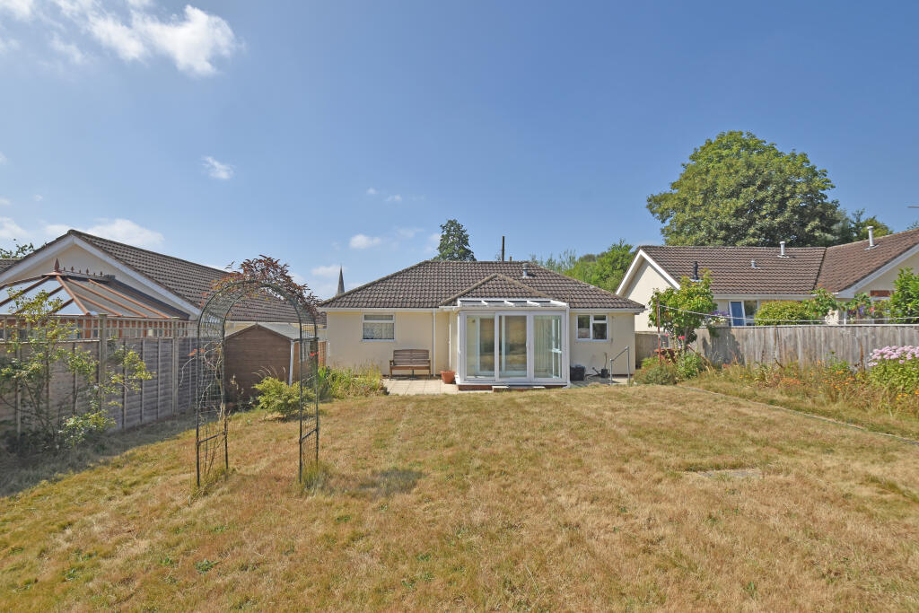 Main image of property: Meadow View, Uffculme, EX15