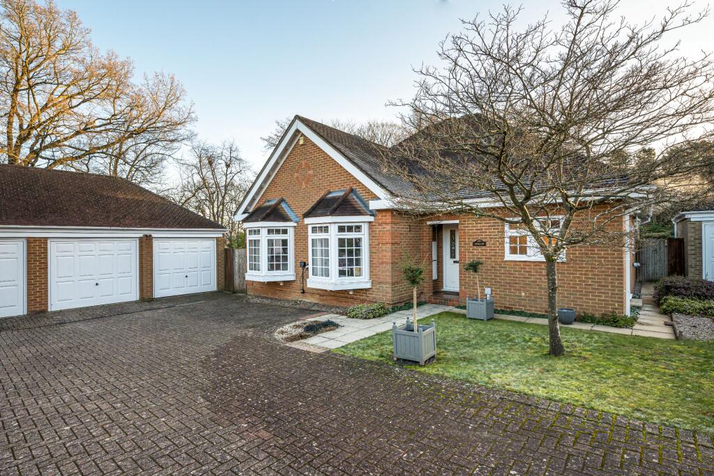 3 bedroom detached bungalow for sale in Hook Heath, GU22