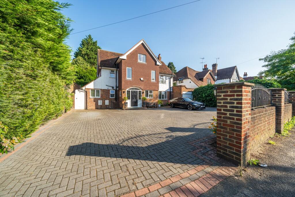 6 bedroom detached house for sale in Woking, GU22