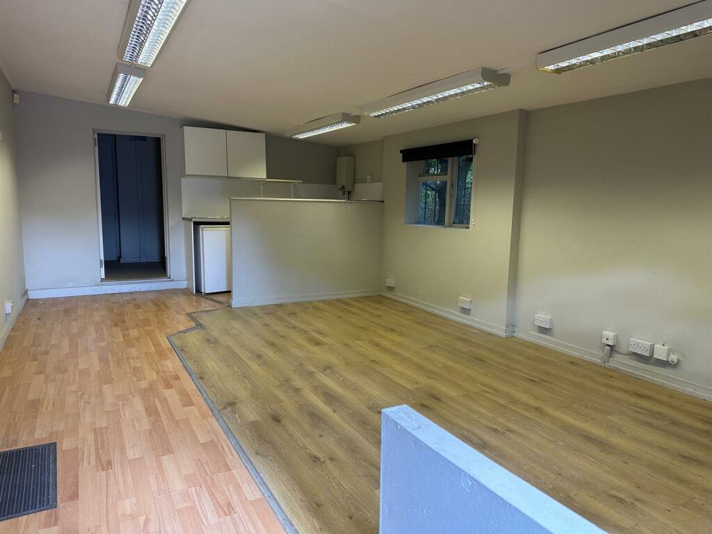Commercial property for rent in Laundry Lane, Nazeing UNIT 14, EN9