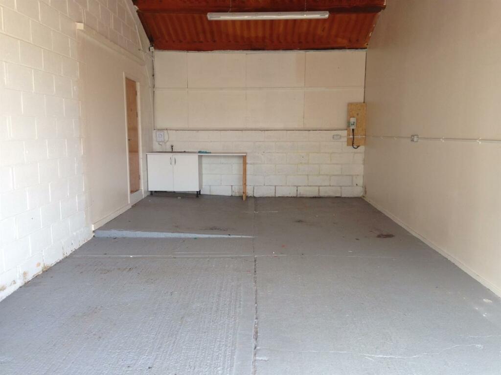 Commercial property for rent in Laundry Lane, Nazeing UNIT 11, EN9