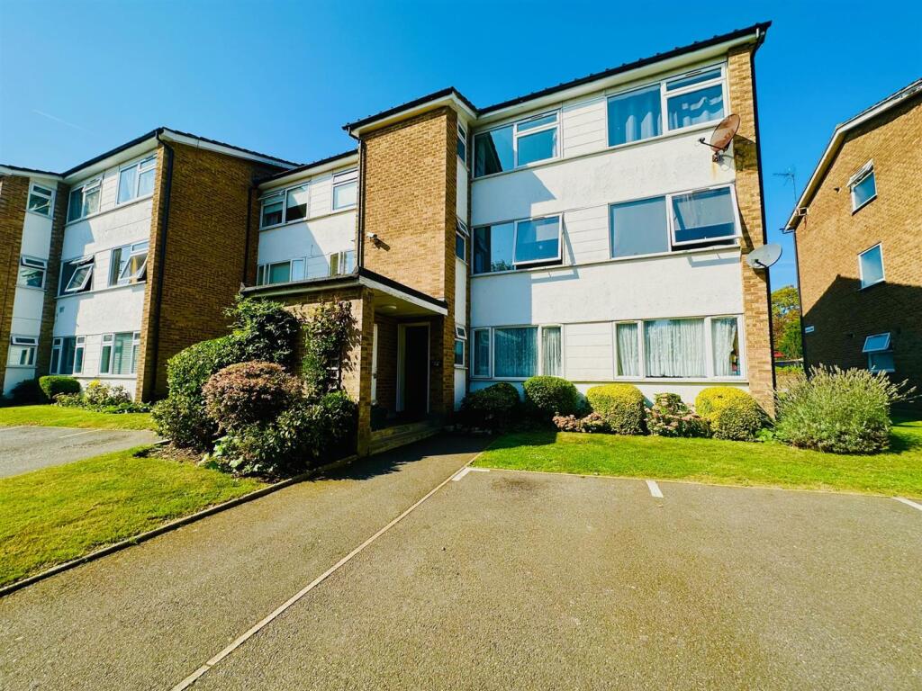 Main image of property: High Road, Broxbourne