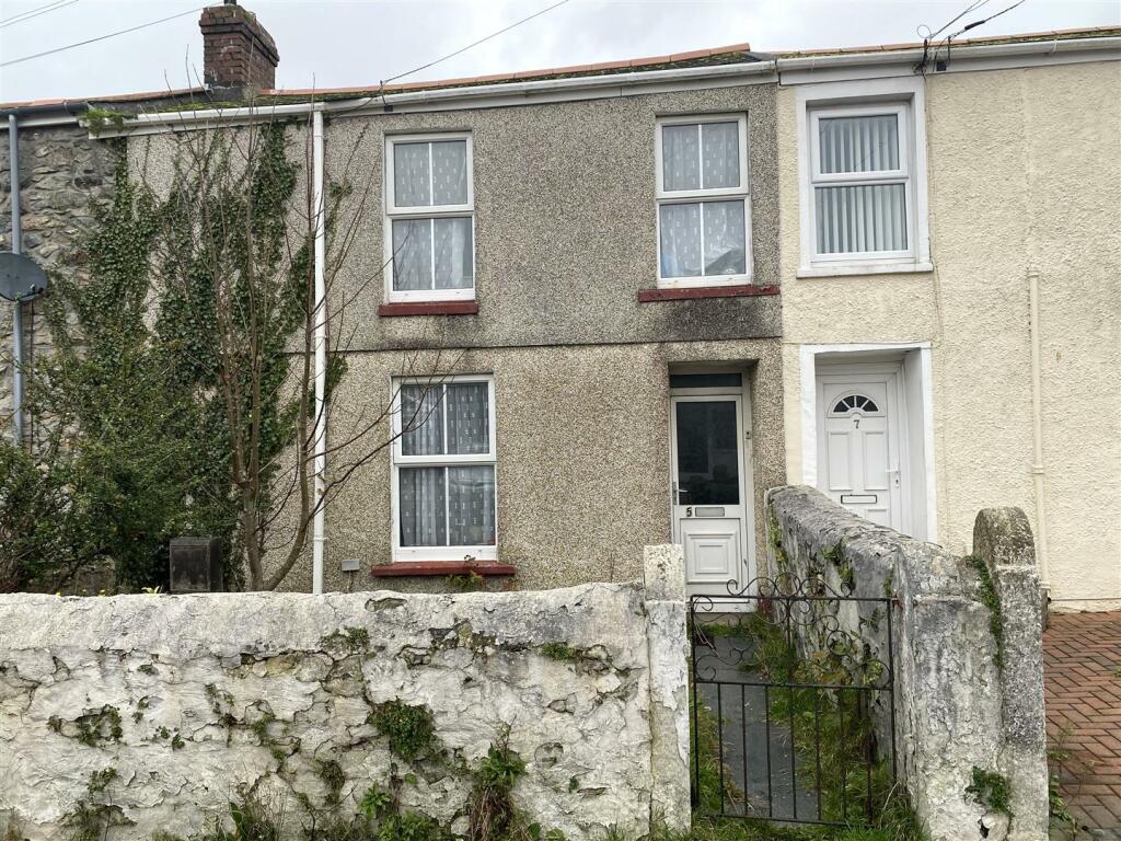 3 bedroom terraced house for sale in Stray Park Road, Camborne, TR14