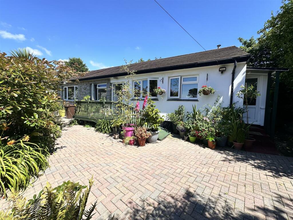 3 bedroom detached bungalow for sale in Rosewarne Mews, Tehidy Road