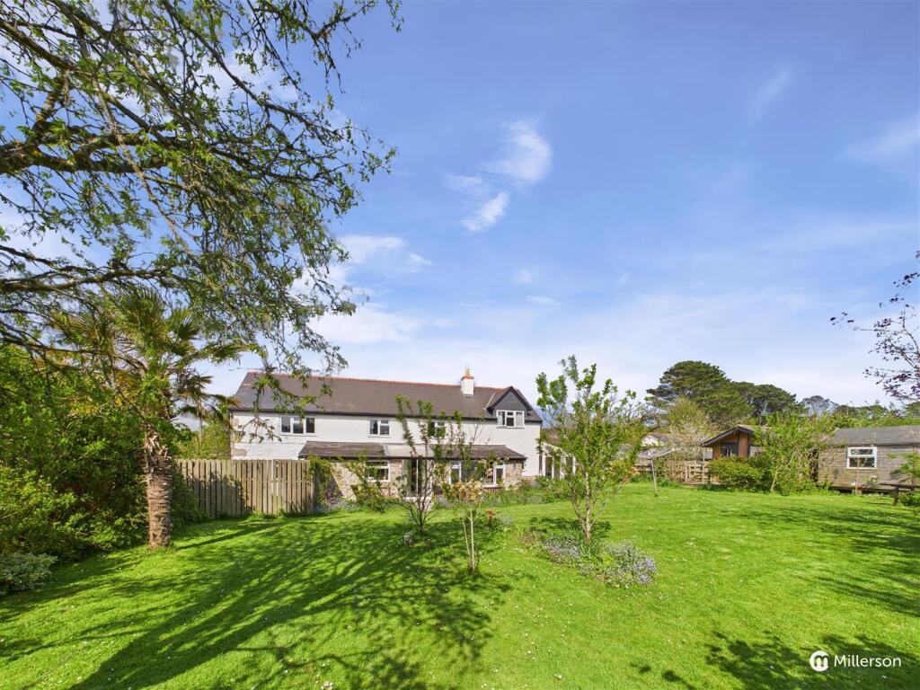 Main image of property: Tremayne, Praze