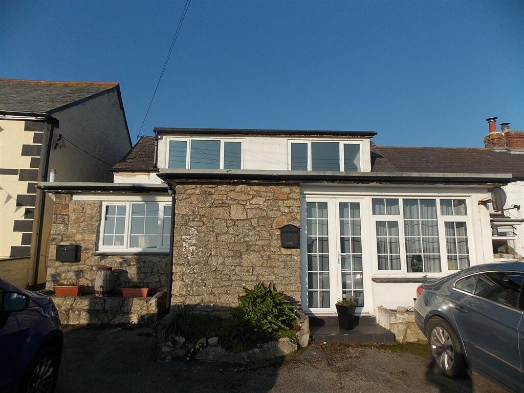 5 bedroom end of terrace house for sale in Ashton Lady, Fore Street