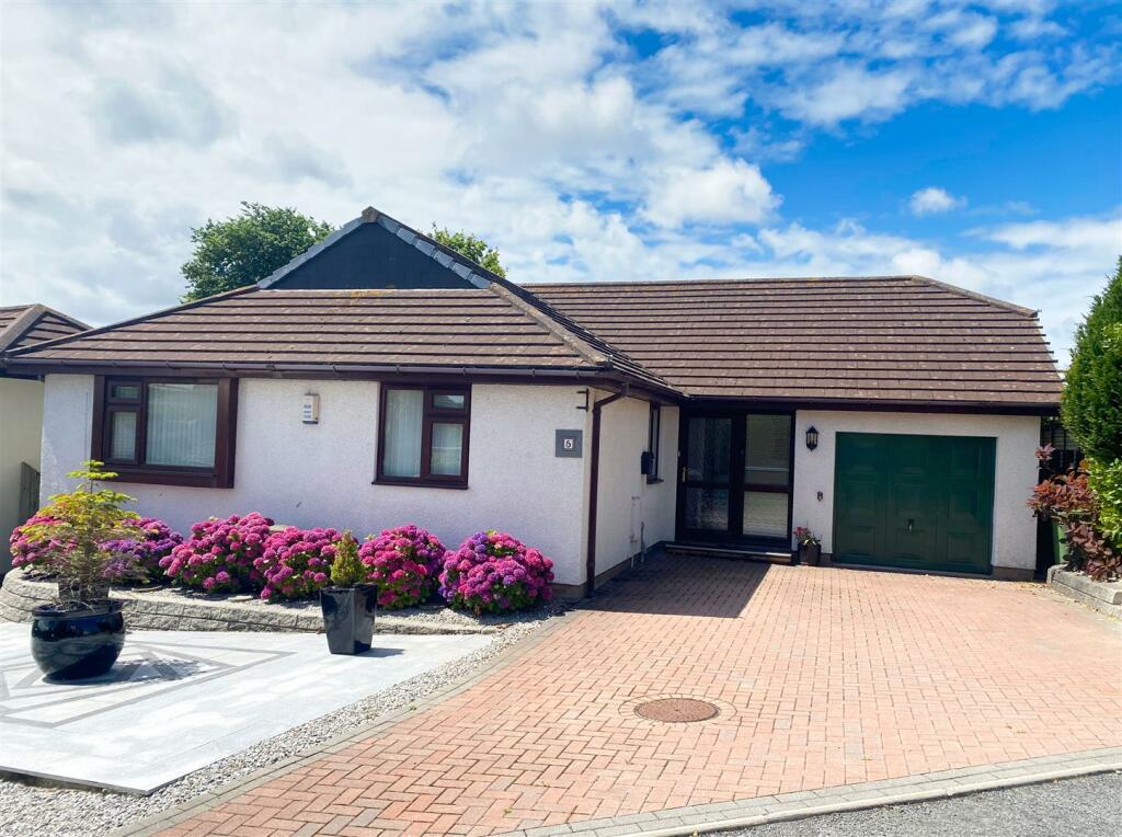 3 bedroom detached bungalow for sale in Forth An Tewennow, Phillack
