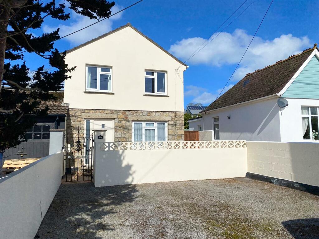 2 bedroom end of terrace house for sale in Penmare Terrace, Hayle, TR27