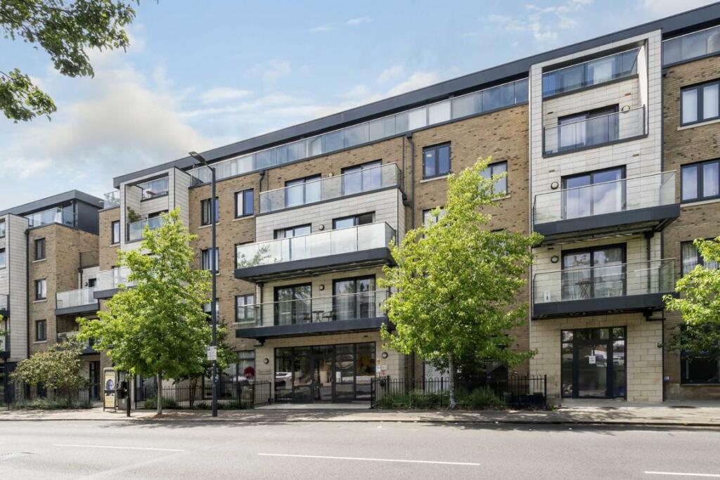 3 bedroom flat for sale in Kilburn Park Road, Maida Vale, NW6