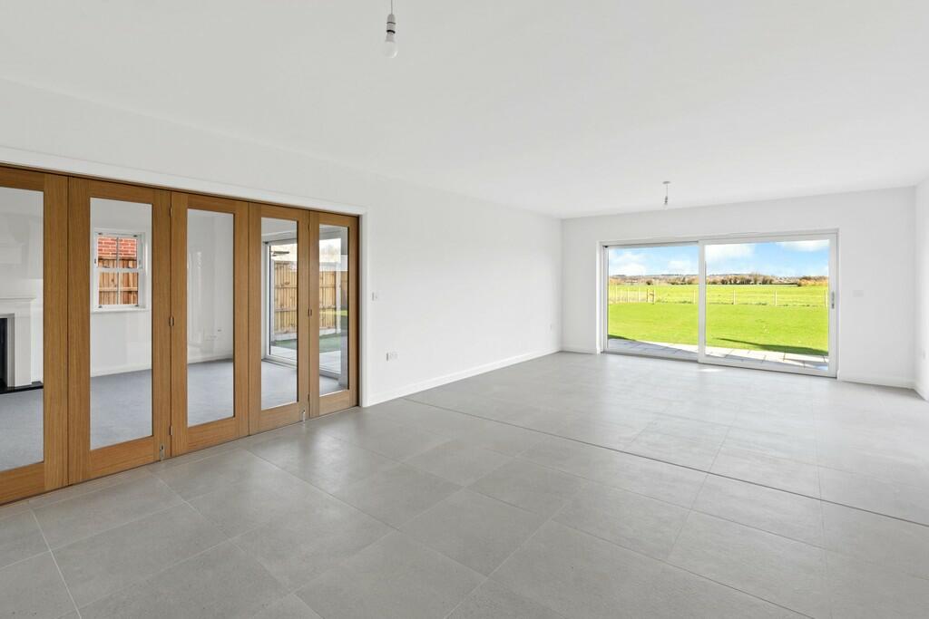 5 bedroom detached house for sale in Hall Lane, East Tuddenham,Dereham