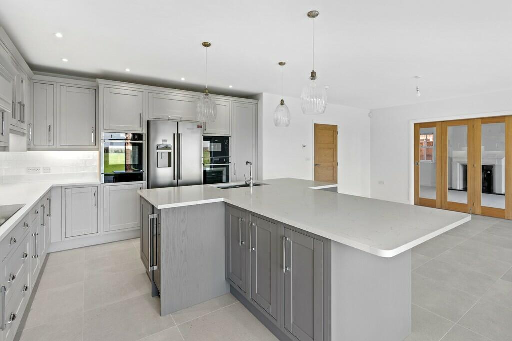 5 bedroom detached house for sale in Hall Lane, East Tuddenham,Dereham