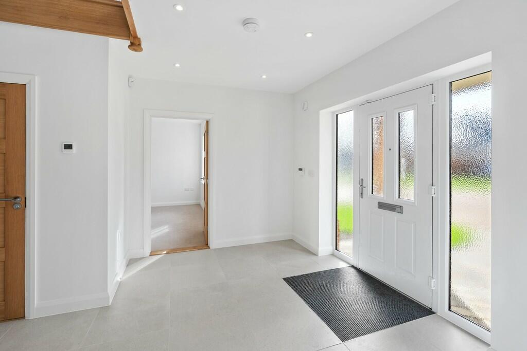 5 bedroom detached house for sale in Hall Lane, East Tuddenham,Dereham