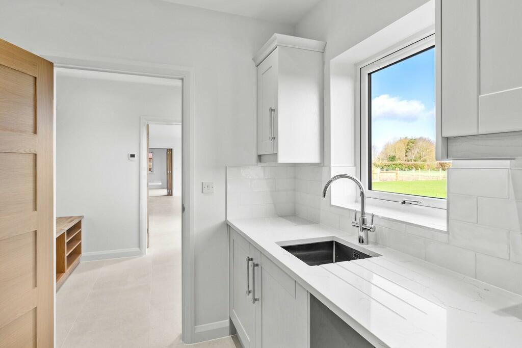 5 bedroom detached house for sale in Hall Lane, East Tuddenham,Dereham