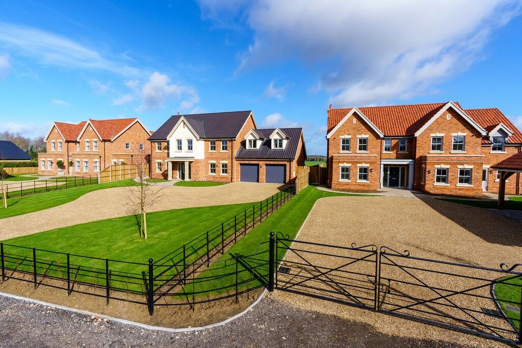 5 bedroom detached house for sale in Hall Lane, East Tuddenham,Dereham