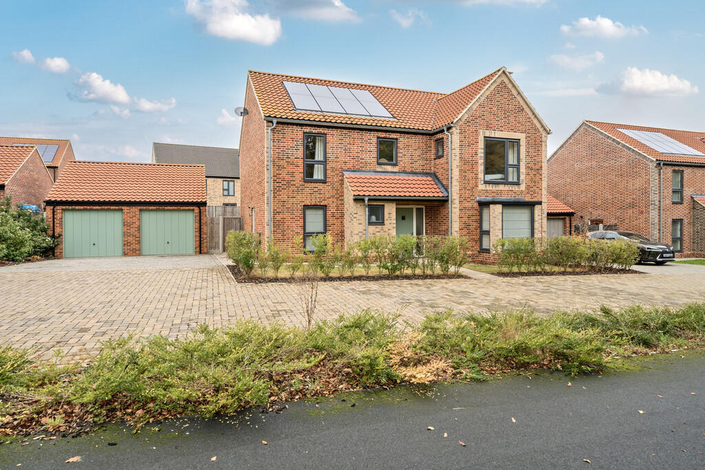 Main image of property: Honywood Place, Cringleford, NR4